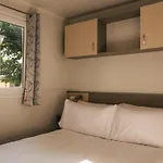 Mobil-home Confortable Pour 4 Pers Avec Terrasse à - Api-1-52-467 Parque de Campismo