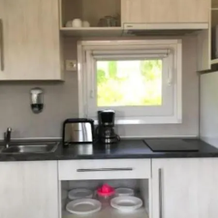 Mobil-home Confortable Pour 4 Pers Avec Terrasse à - Api-1-52-467 Parque de Campismo