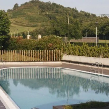 Mobil-home Confortable Pour 4 Pers Avec Terrasse à - Api-1-52-467 Parque de Campismo *